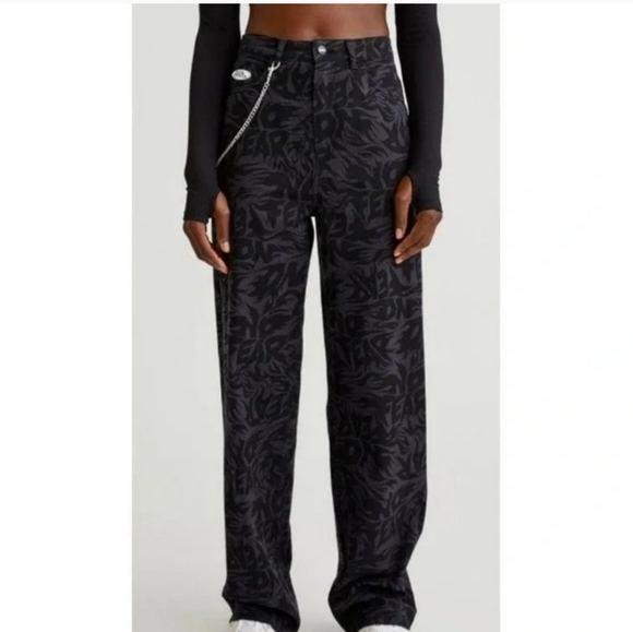 Absolutely ๐NO FEAR X H&M Collab Baggy Streetwear Jean in Black/Gray - Picture 1 of 17